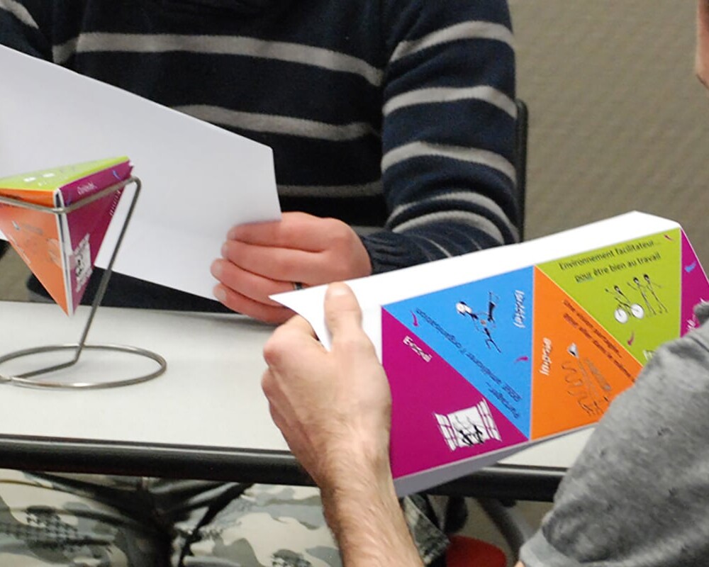 Différent et Compétent