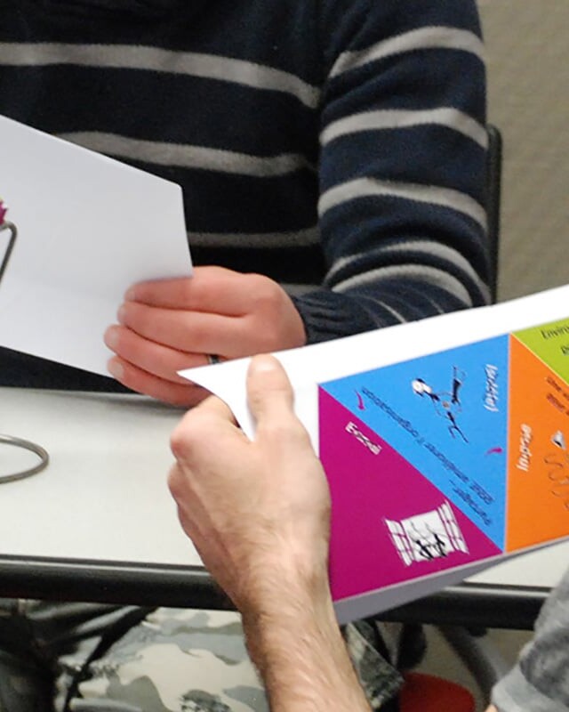 Différent et Compétent